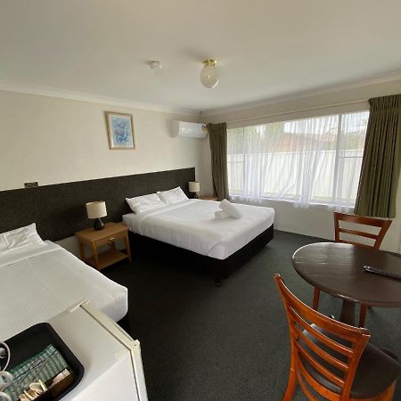 Hanging Rock Family Motel เบทแมนส์เบย์ ภายนอก รูปภาพ