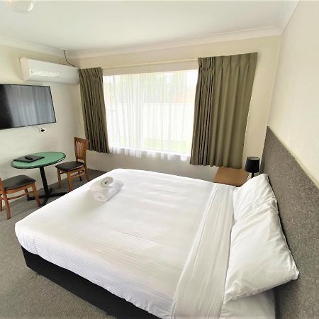 Hanging Rock Family Motel เบทแมนส์เบย์ ภายนอก รูปภาพ