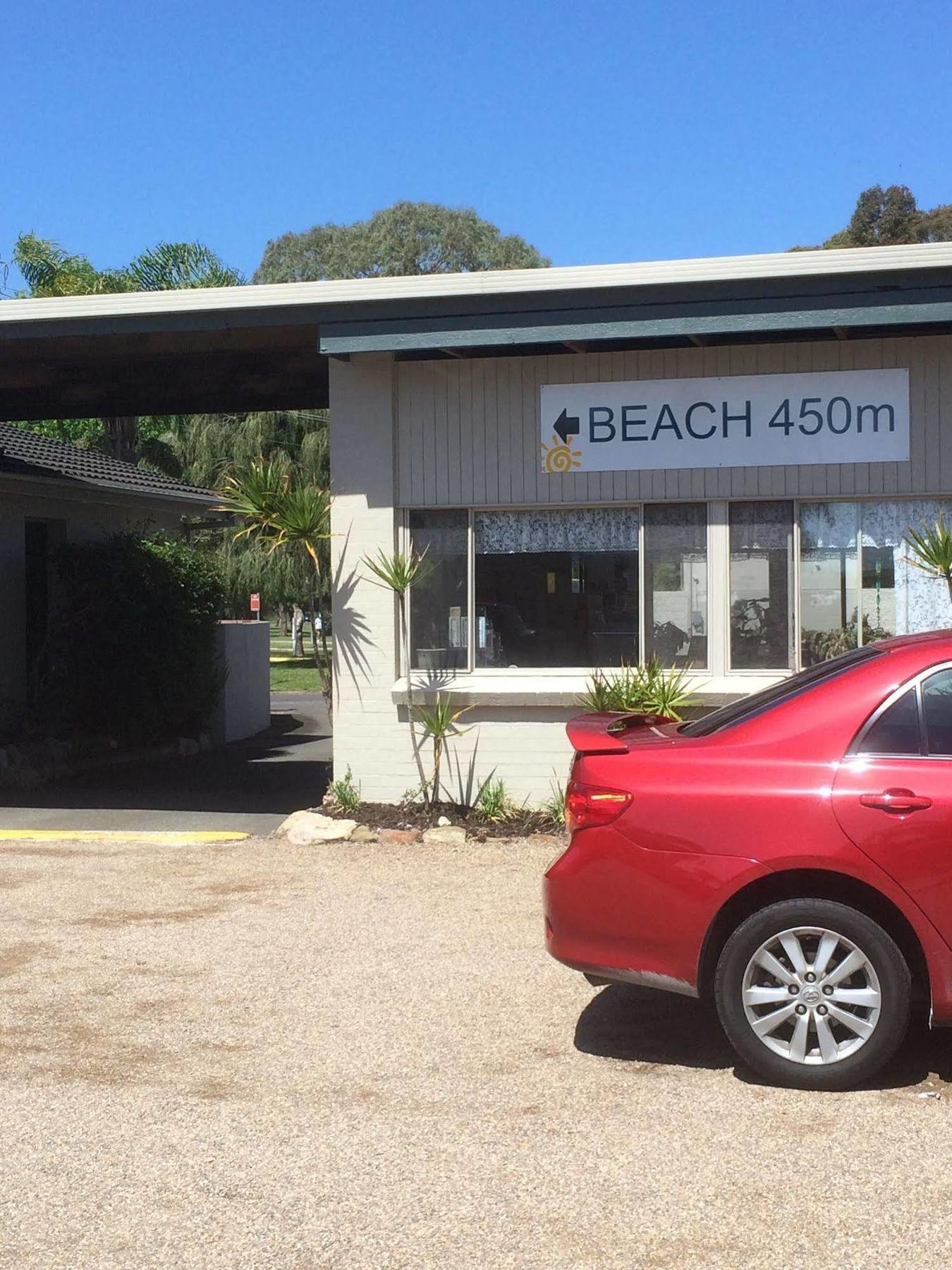 Hanging Rock Family Motel เบทแมนส์เบย์ ภายนอก รูปภาพ